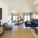 Alba - 2 Bedroom Luxury Apartment By Mint Stays